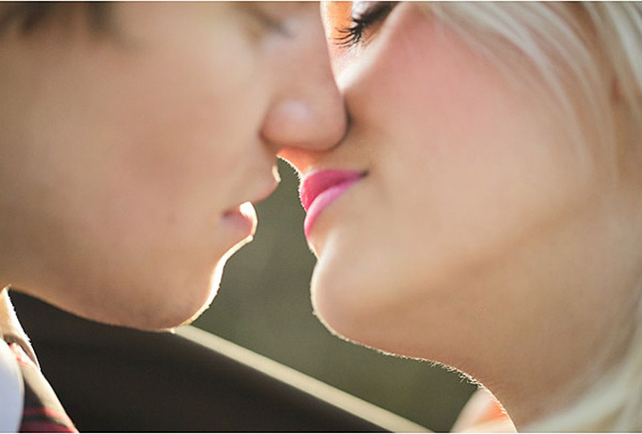 Pazite s kim se ljubite: 5 bolesti koje se prenose poljupcem