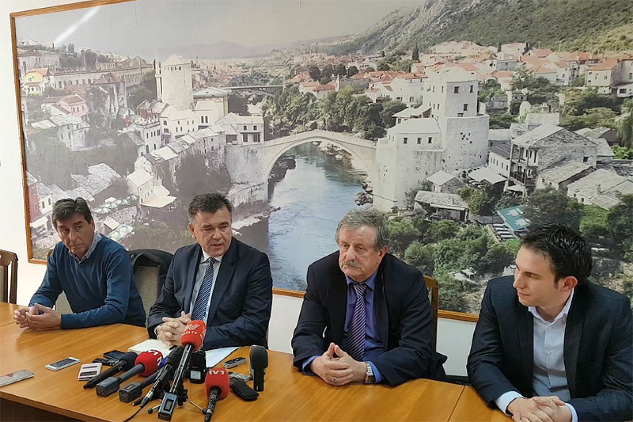 'Krnji' sastanak o Mostaru: Opet dogovoreno da se dogovara