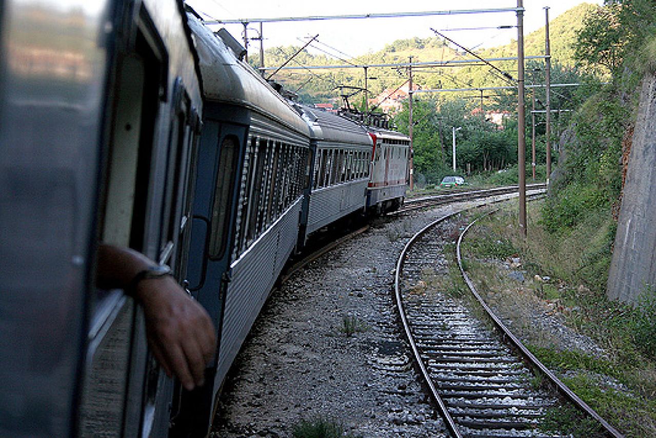 Novi red vožnje: Željeznica FBiH ukinule vlak Sarajevo -Zagreb