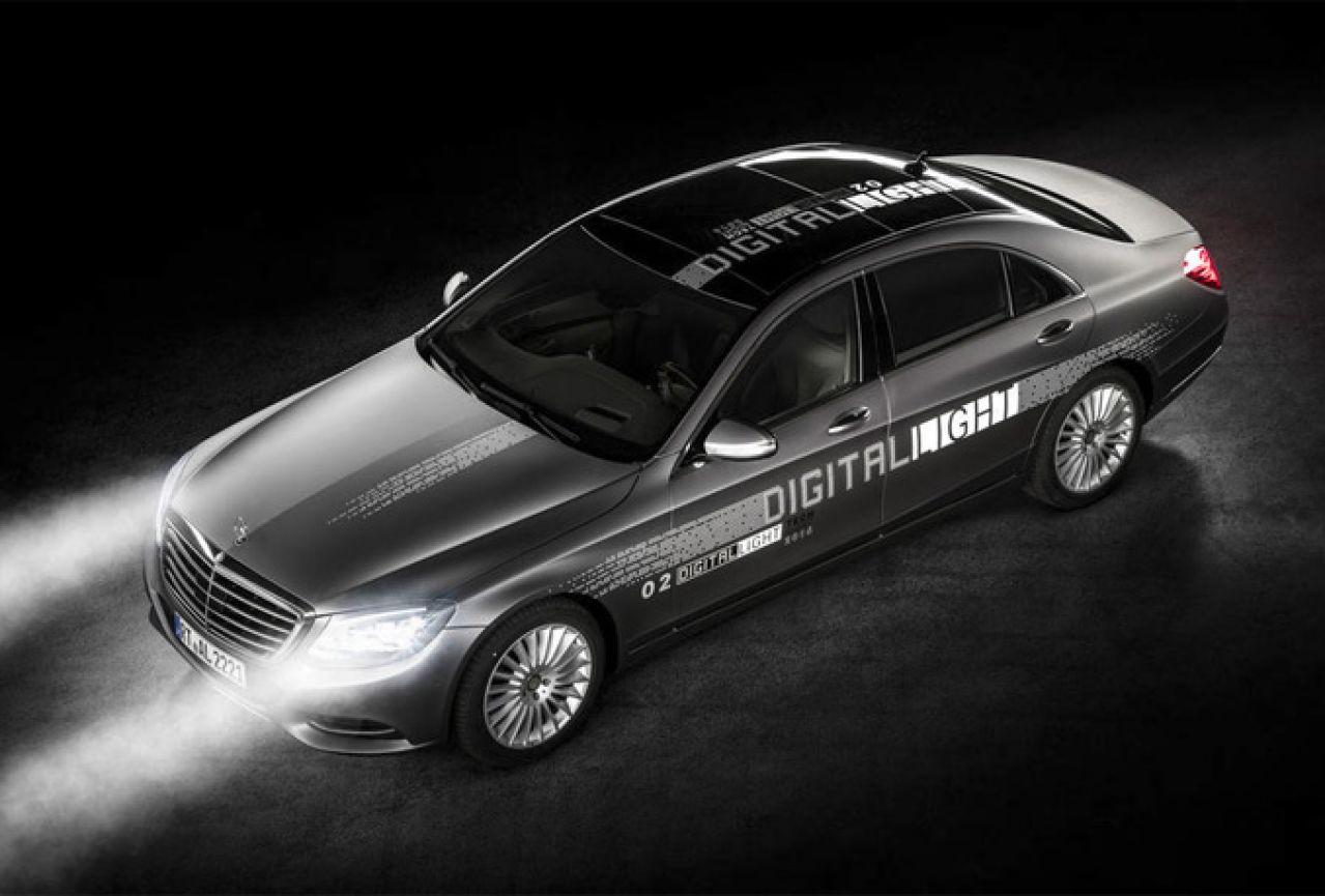 Mercedes predstavio tehnologiju "Digital Light"
