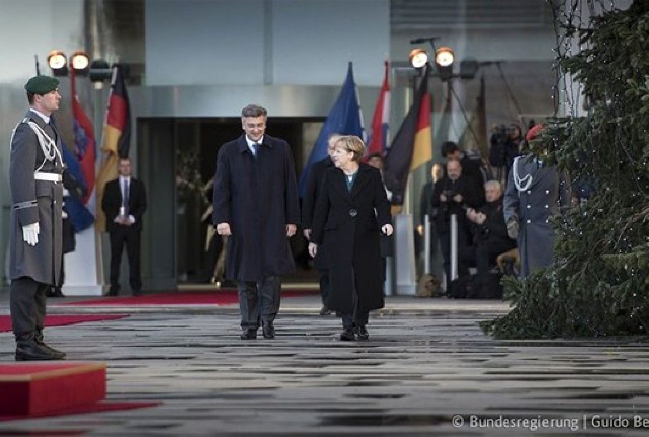 Plenković-Merkel: Hrvatska treba podržati BiH na EU putu