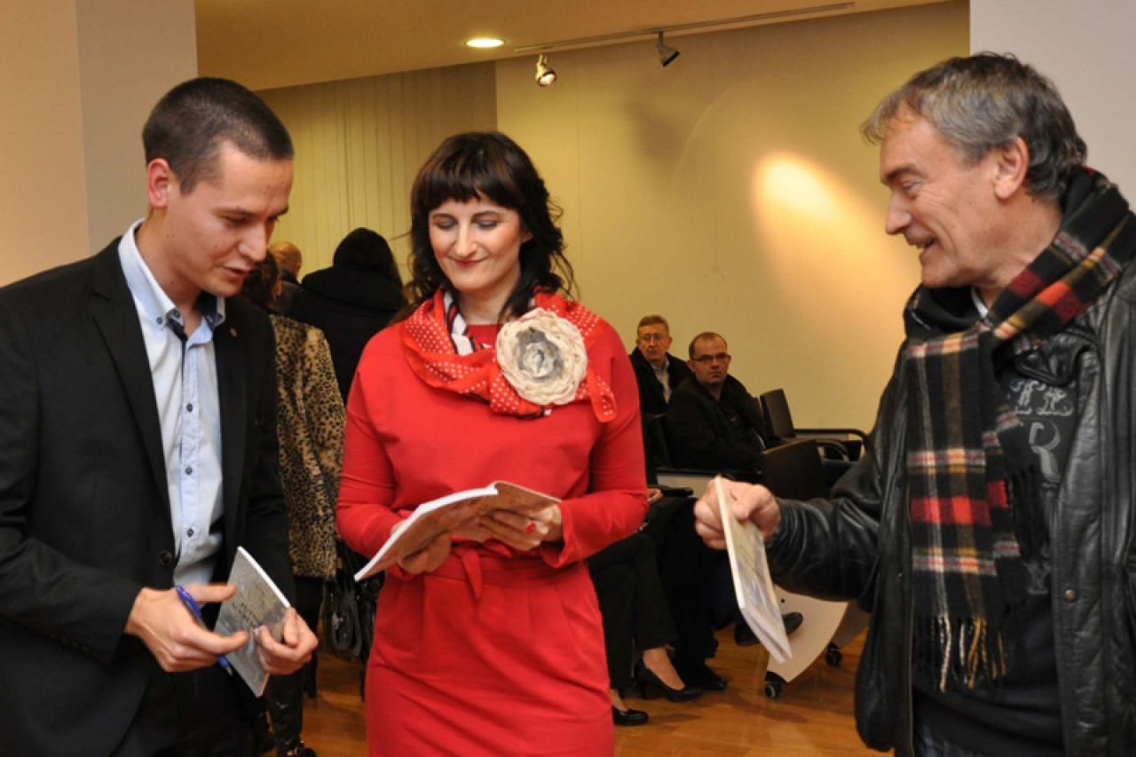 Ivan Vrljić predstavio knjigu pjesama 'Putnik u vremenu'