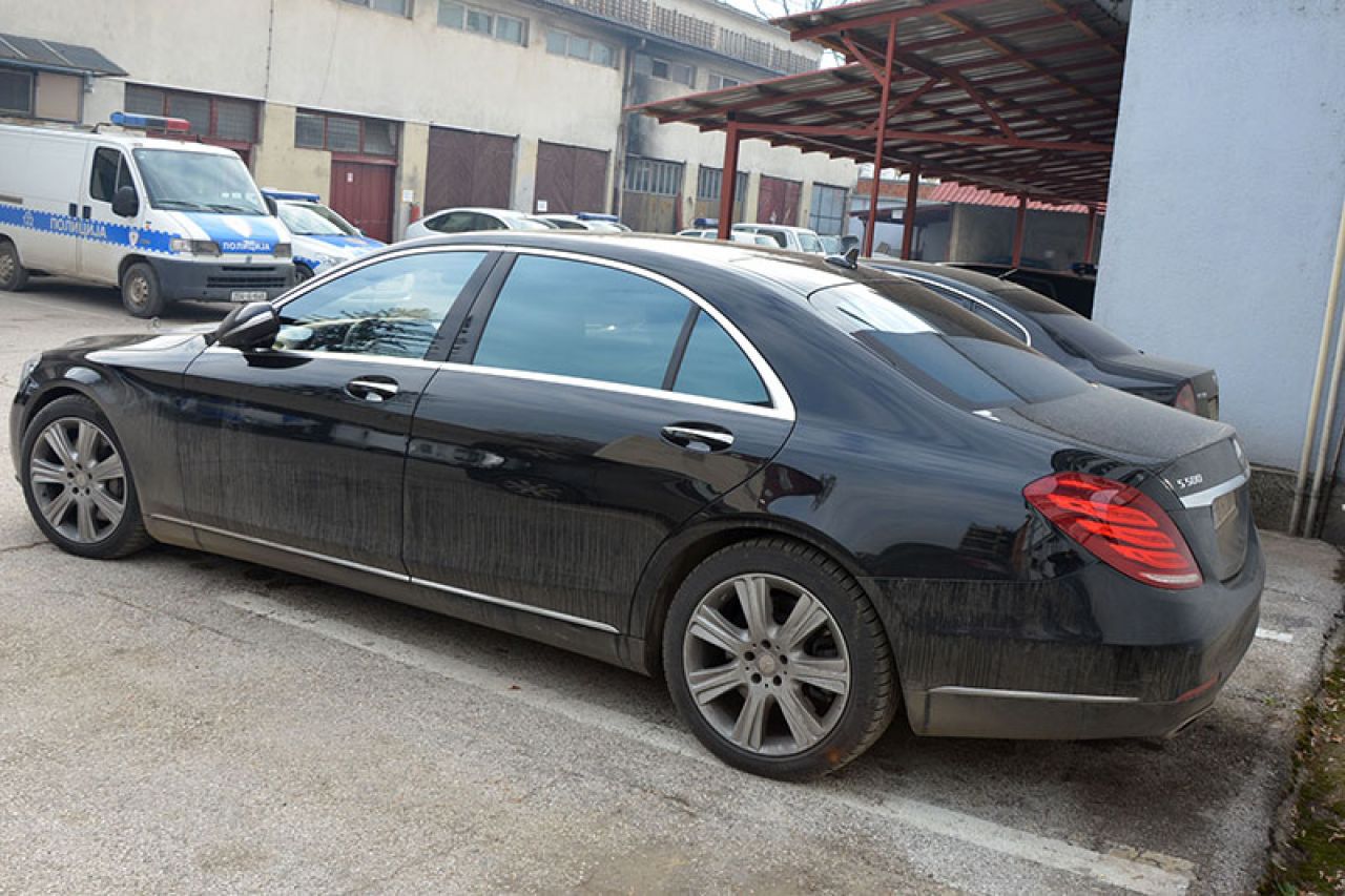 Skupocjeni Mercedes ukraden u Njemačkoj pa pronađen s oružjem u BiH