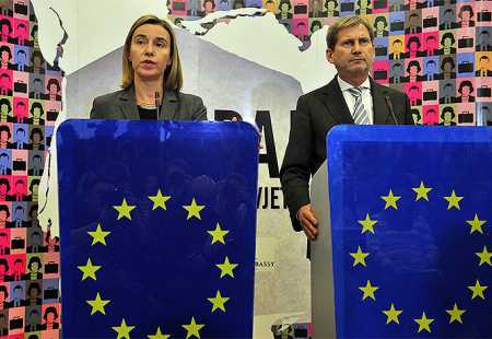 https://storage.bljesak.info/article/180429/450x310/mogherini-i-hahn.jpg