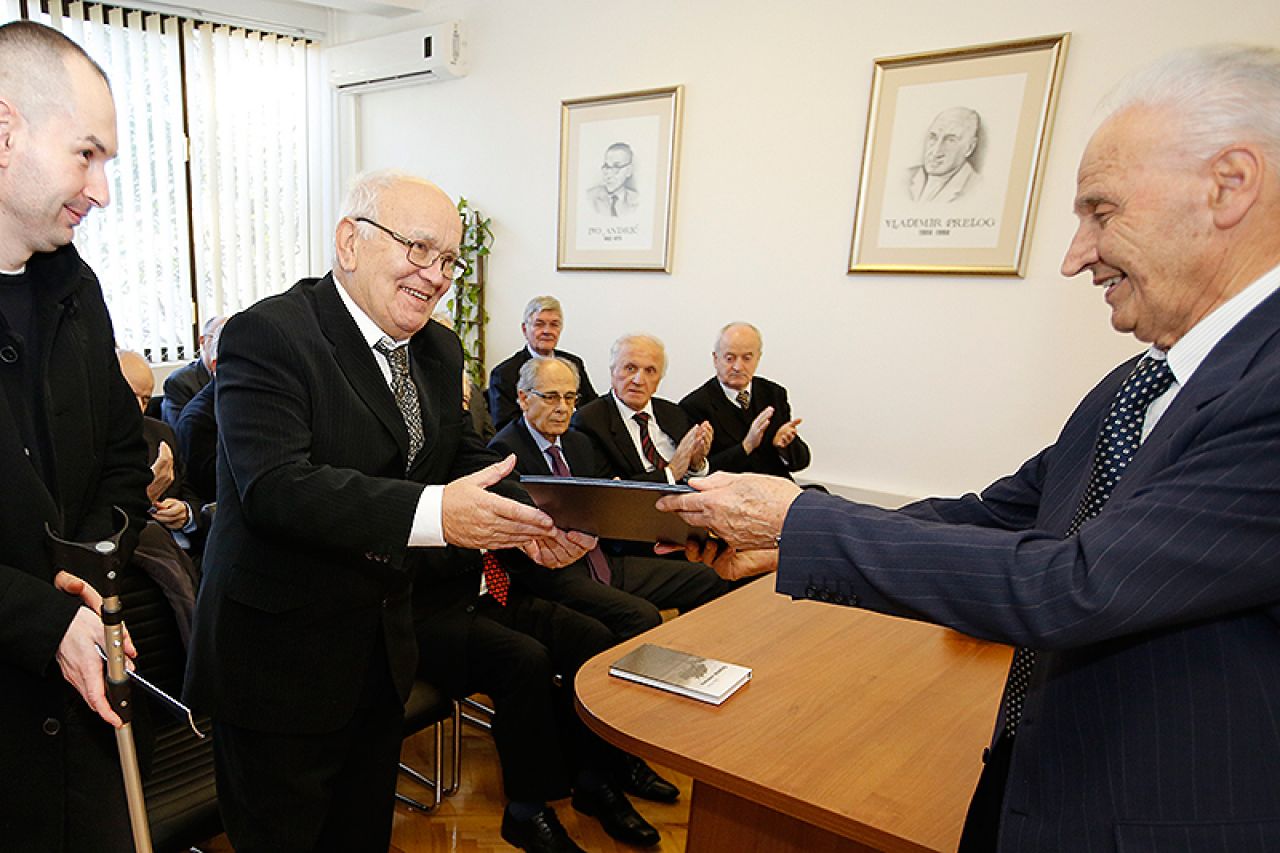 ''Otac'' Medicinskog fakulteta Sveučilišta u Mostaru imenovan počasnim članom HAZU BIH