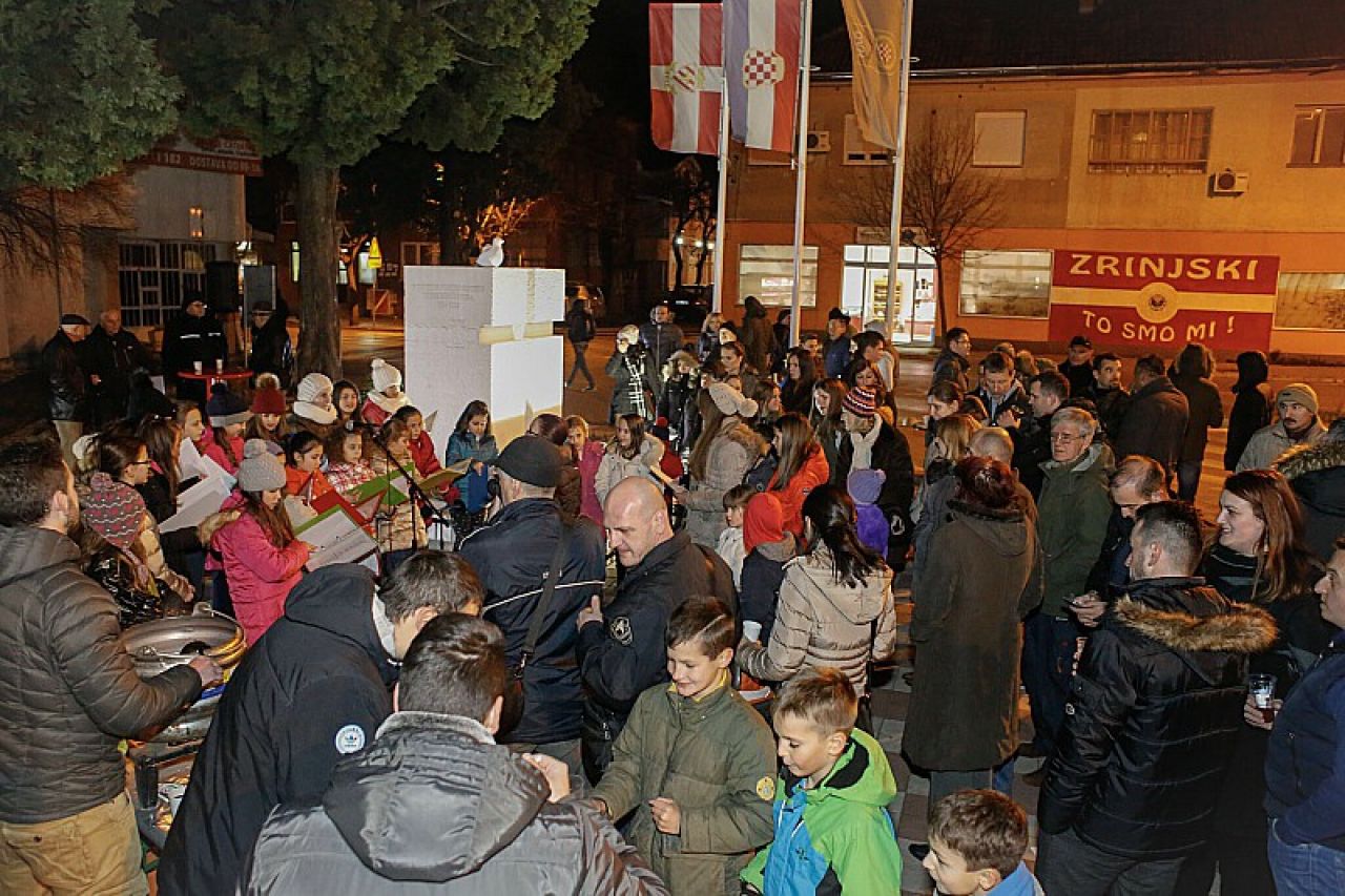 Mostar: Veselje i pjesma na druženju ''Božić dolazi''