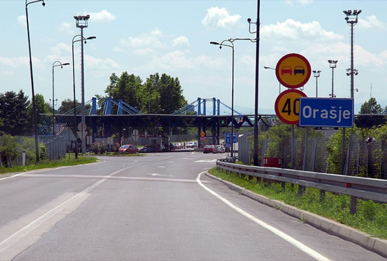 Na GP Orašje-Županja obustavljen promet zbog preseljenja graničnih službi