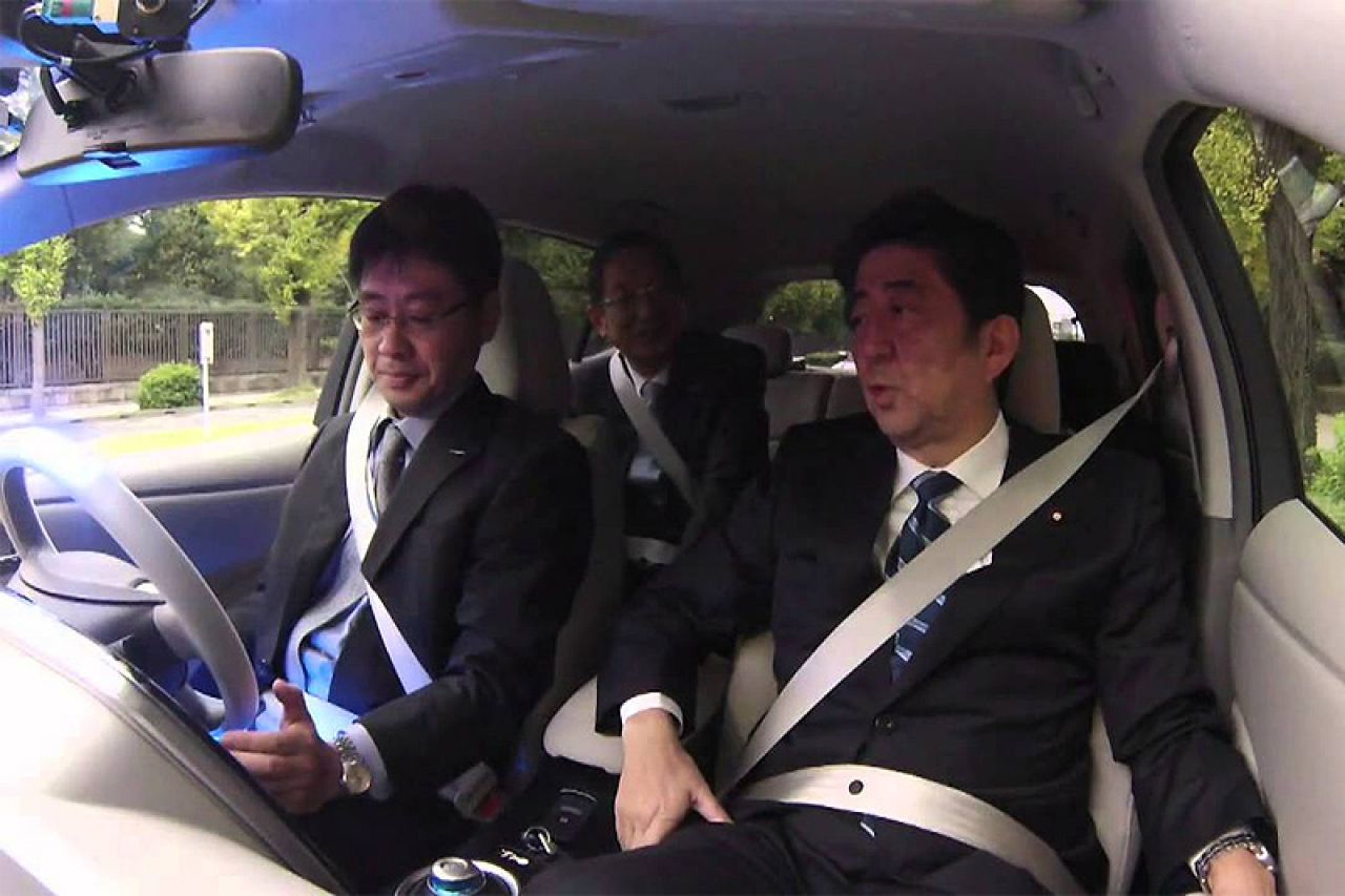 Kako se japanski premijer uključuje u promet?