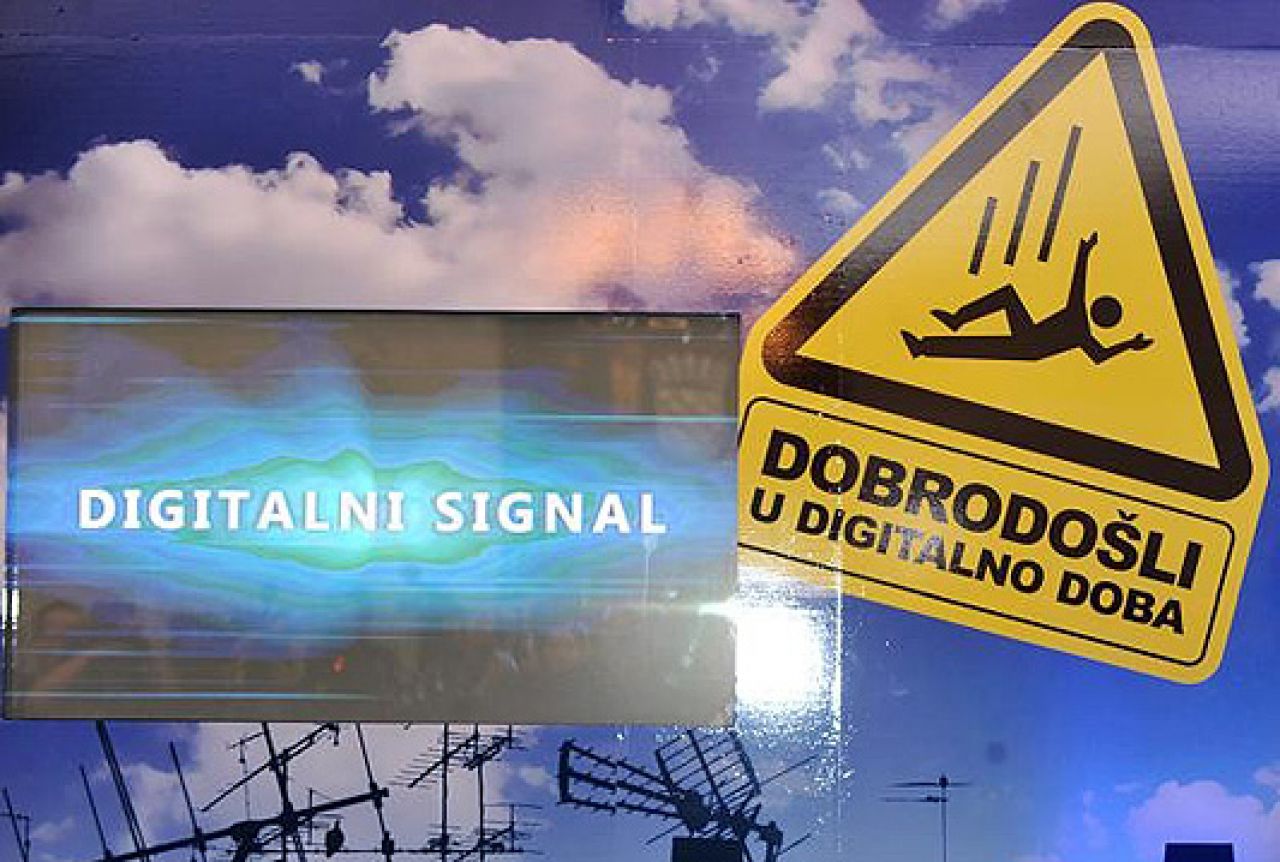 Mostar prekriven digitalnim signalom