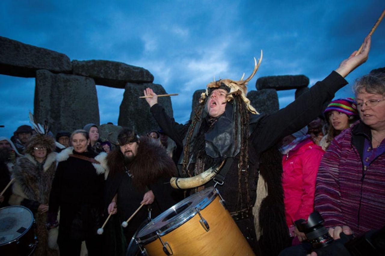 Tisuće proslavile zimski solsticij kod Stonehengea 