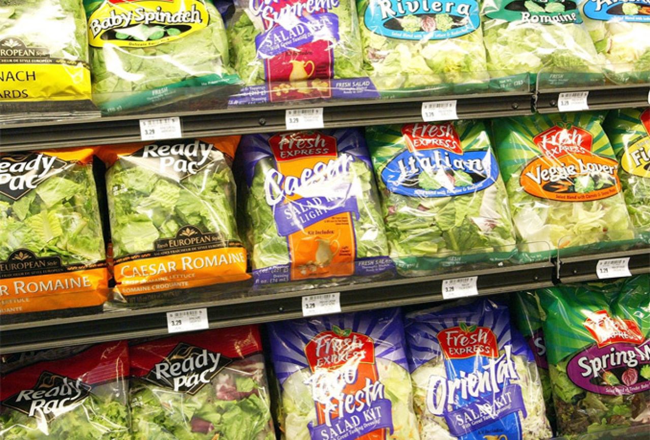  Izrezana salata u vrećicama potiče bujanje salmonele