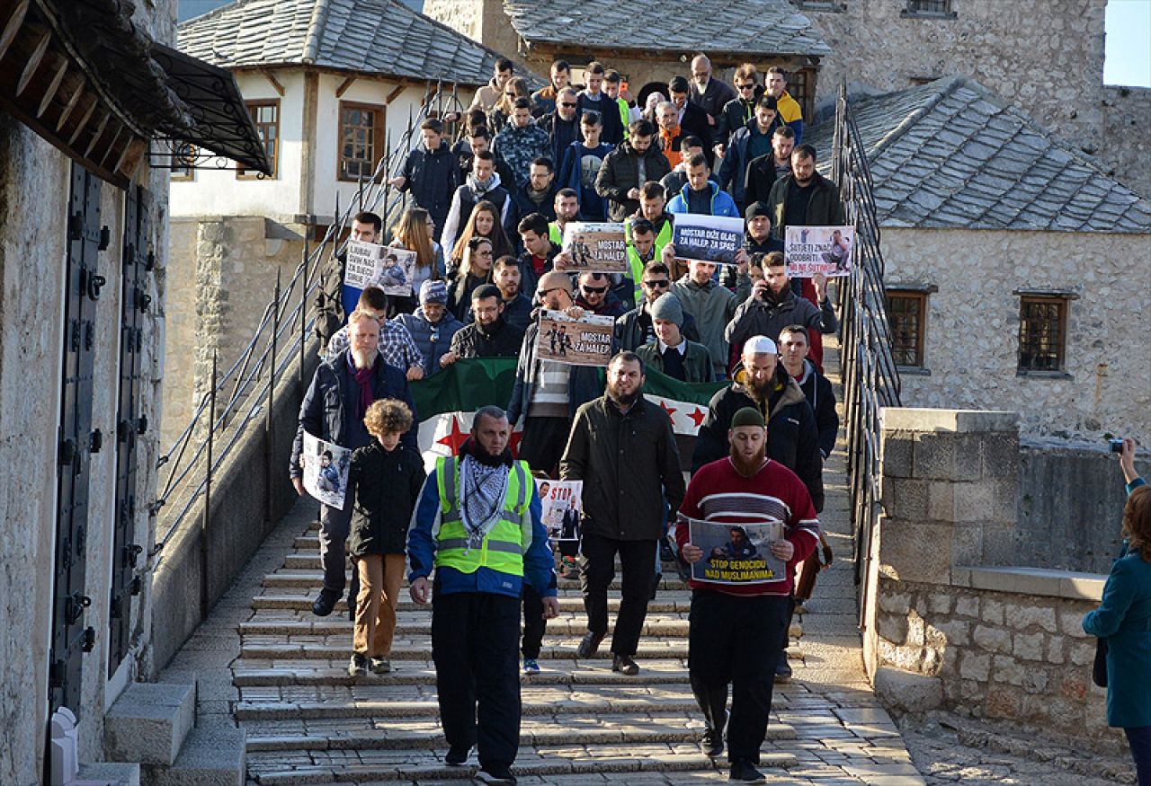 U mirnoj šetnji za Siriju Mostarcima 'pomogli' građani drugih gradova