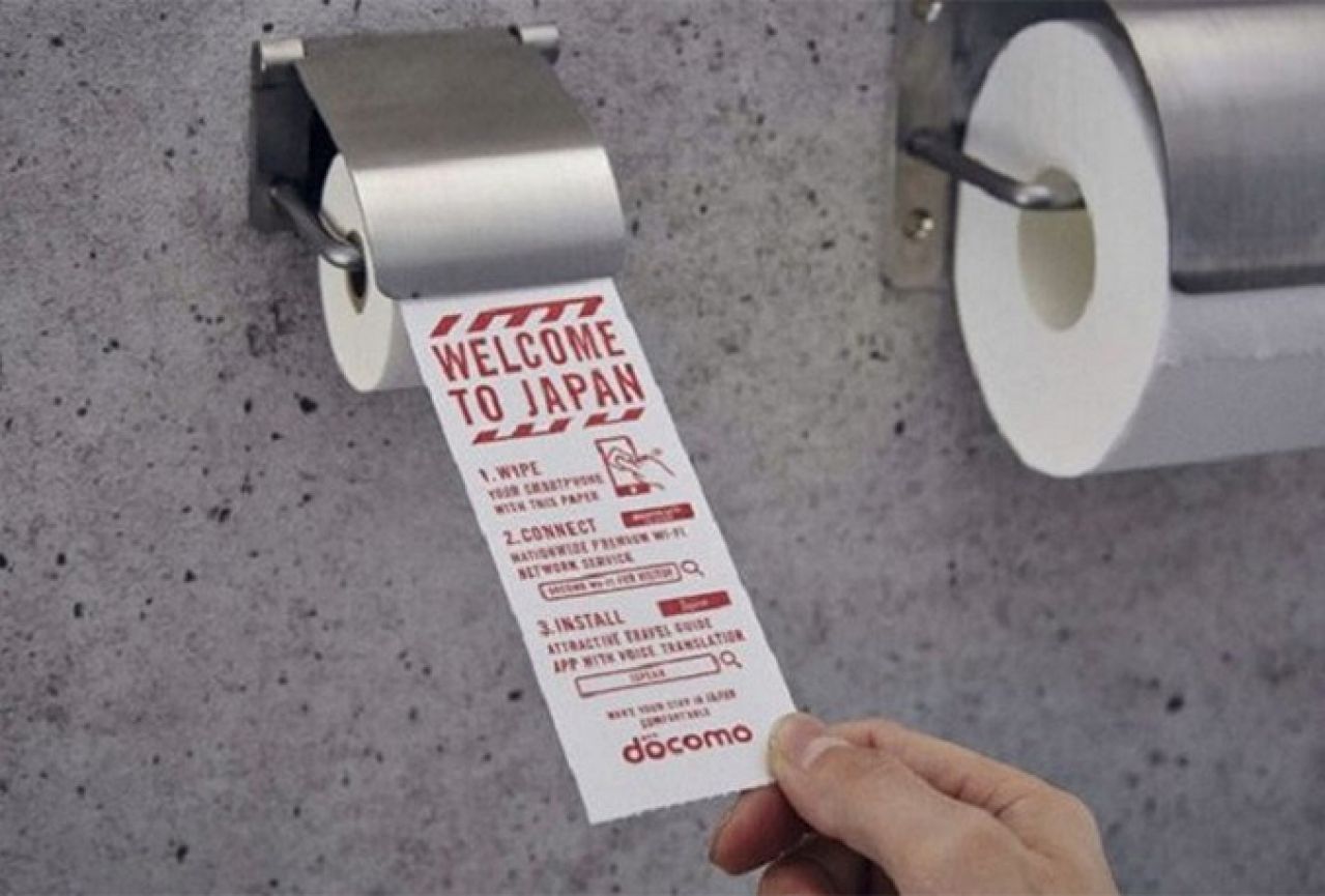 U japanskim WC-ima postavljen toaletni papir za mobitele
