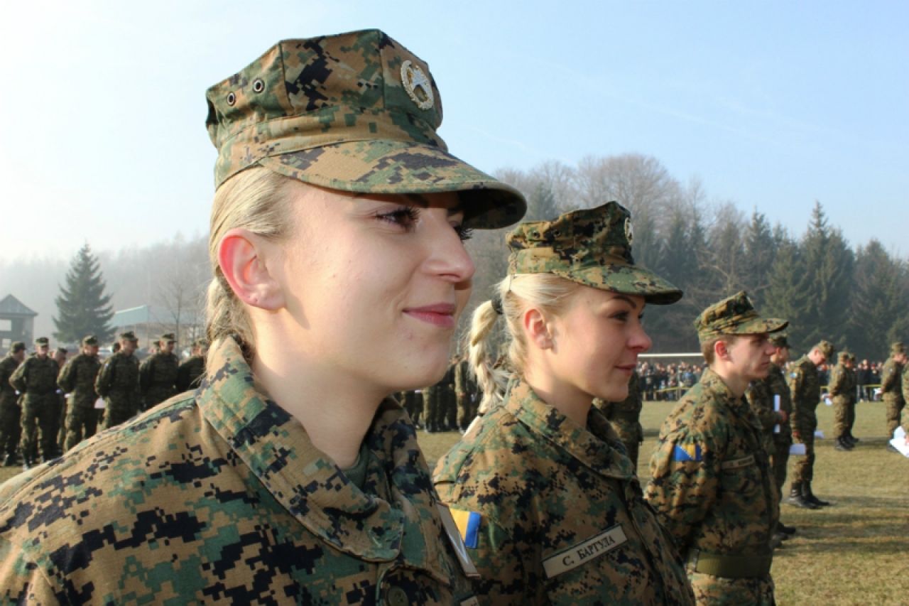 Žene u policiji i vojsci povećavaju profesionalnost!
