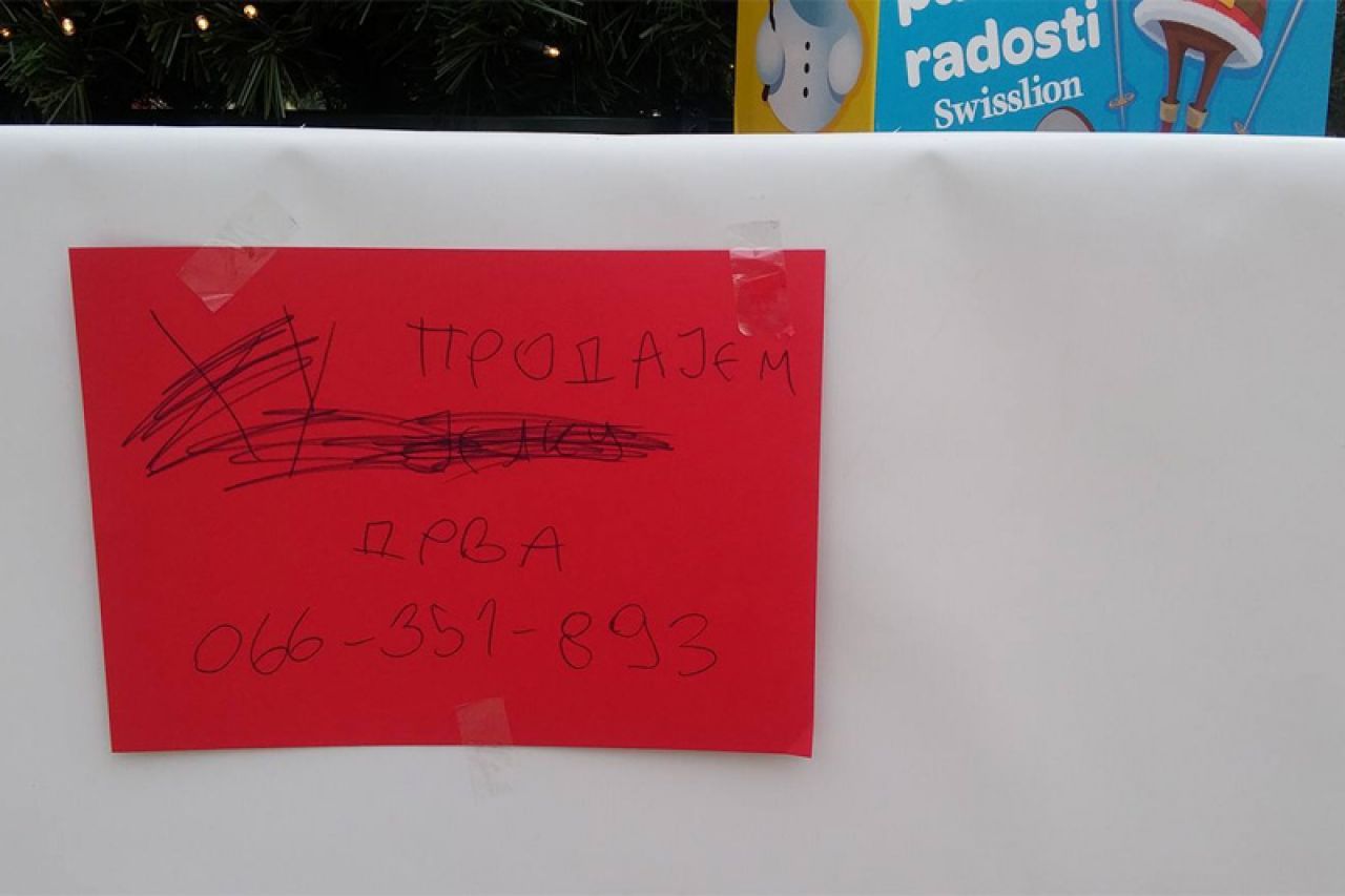 Trebinje: Na božićno drvce u Zimzogradu ''zakačio'' oglas ''Prodajem drva''