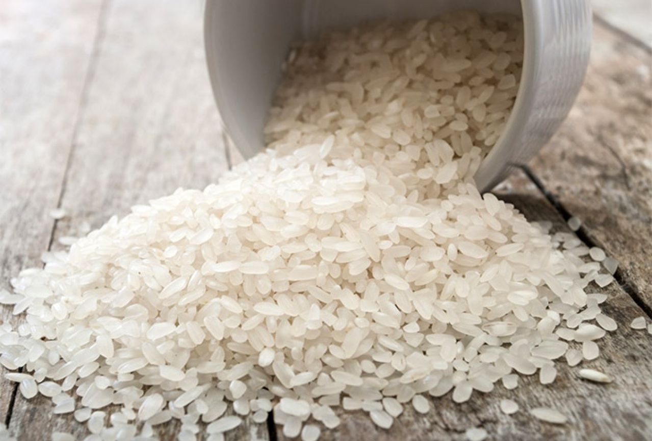Trgovine krcate lažne riže - kako prepoznati pravu