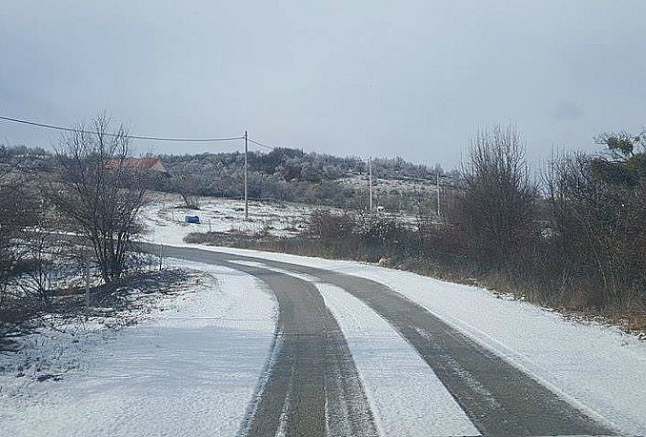 Kako voziti u zimskim uvjetima na bh. cestama