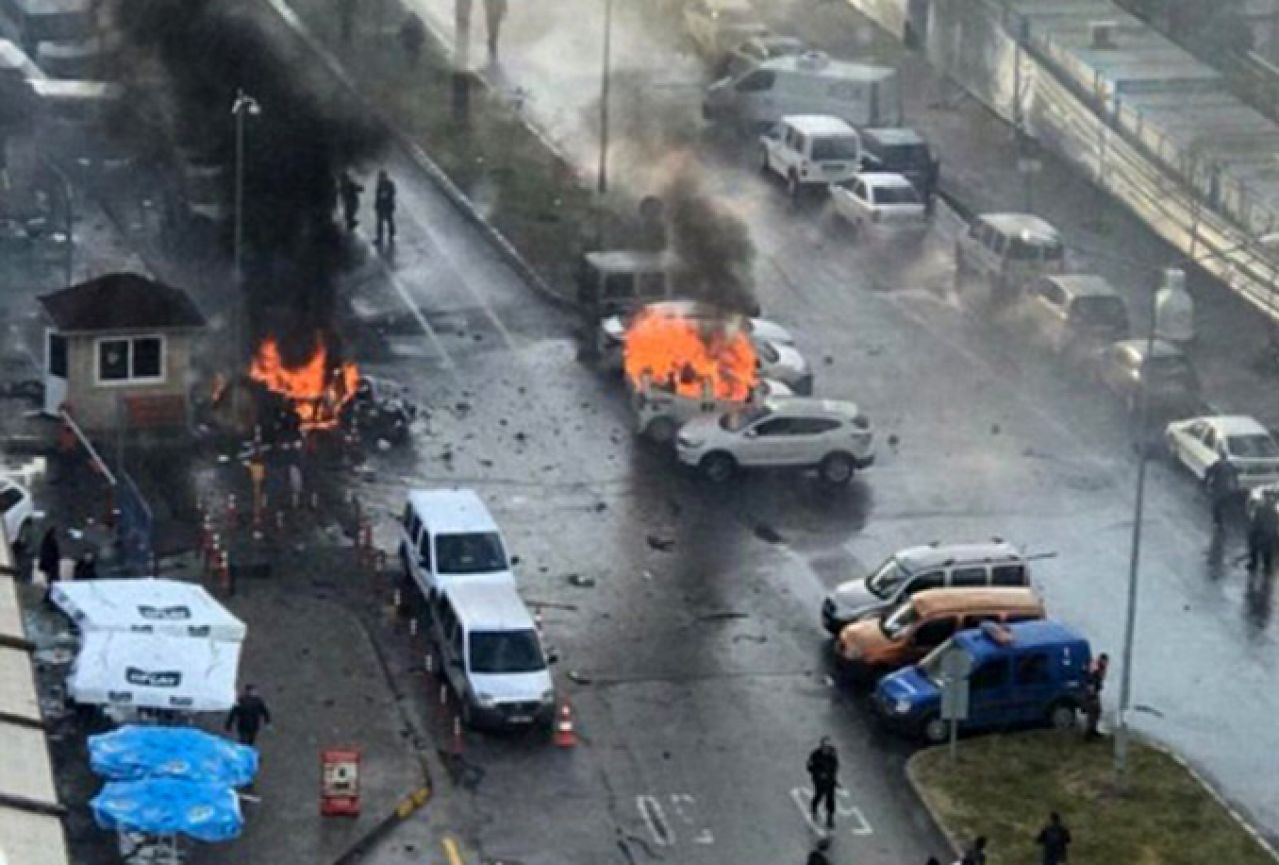 Horor u Turskoj: Dvoje mrtvih u napadu automobil-bombom