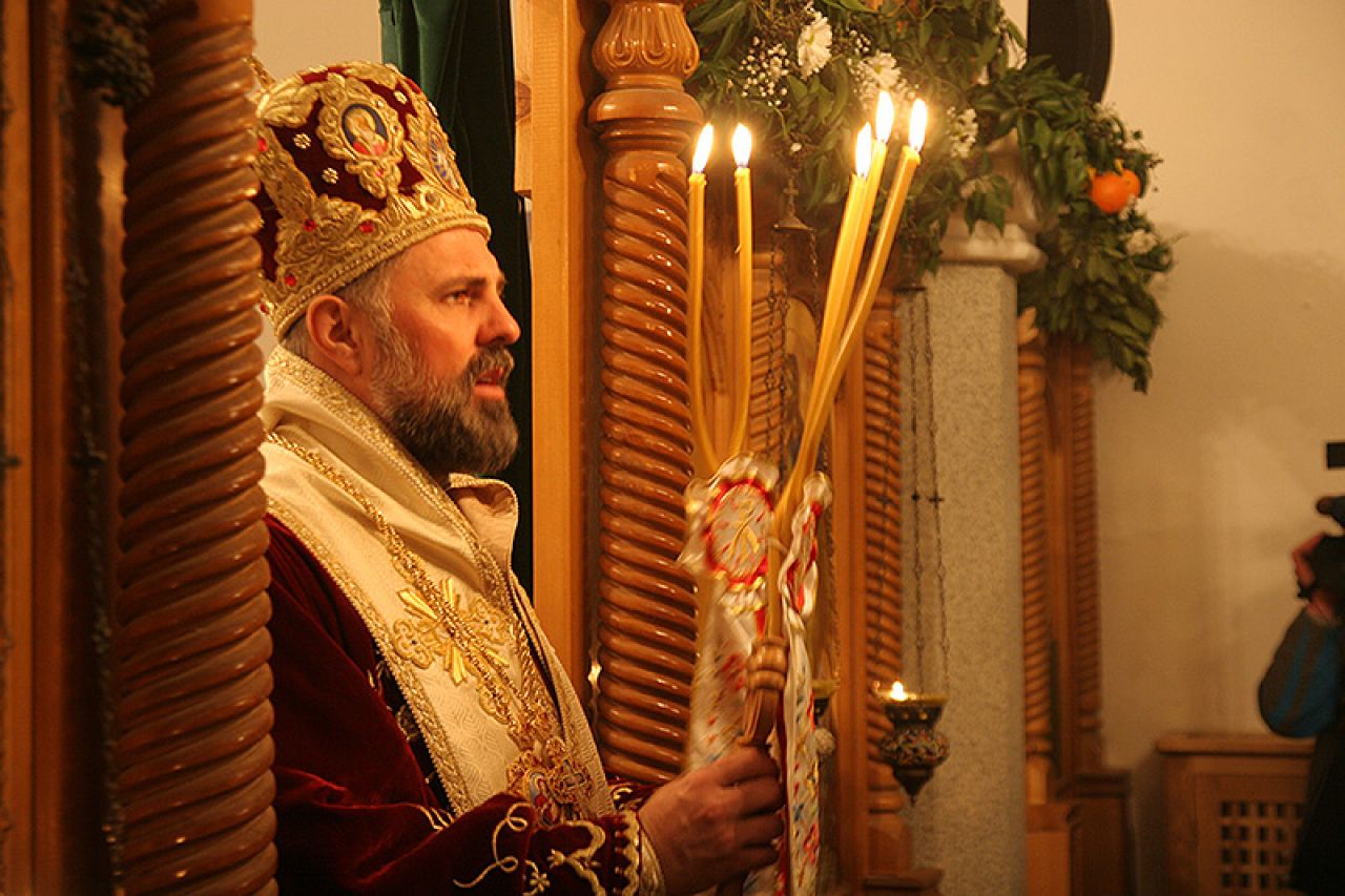 Božićna liturgija sa vladikom Grigorijem u Mostaru; Raspored ostalih službi za Božić
