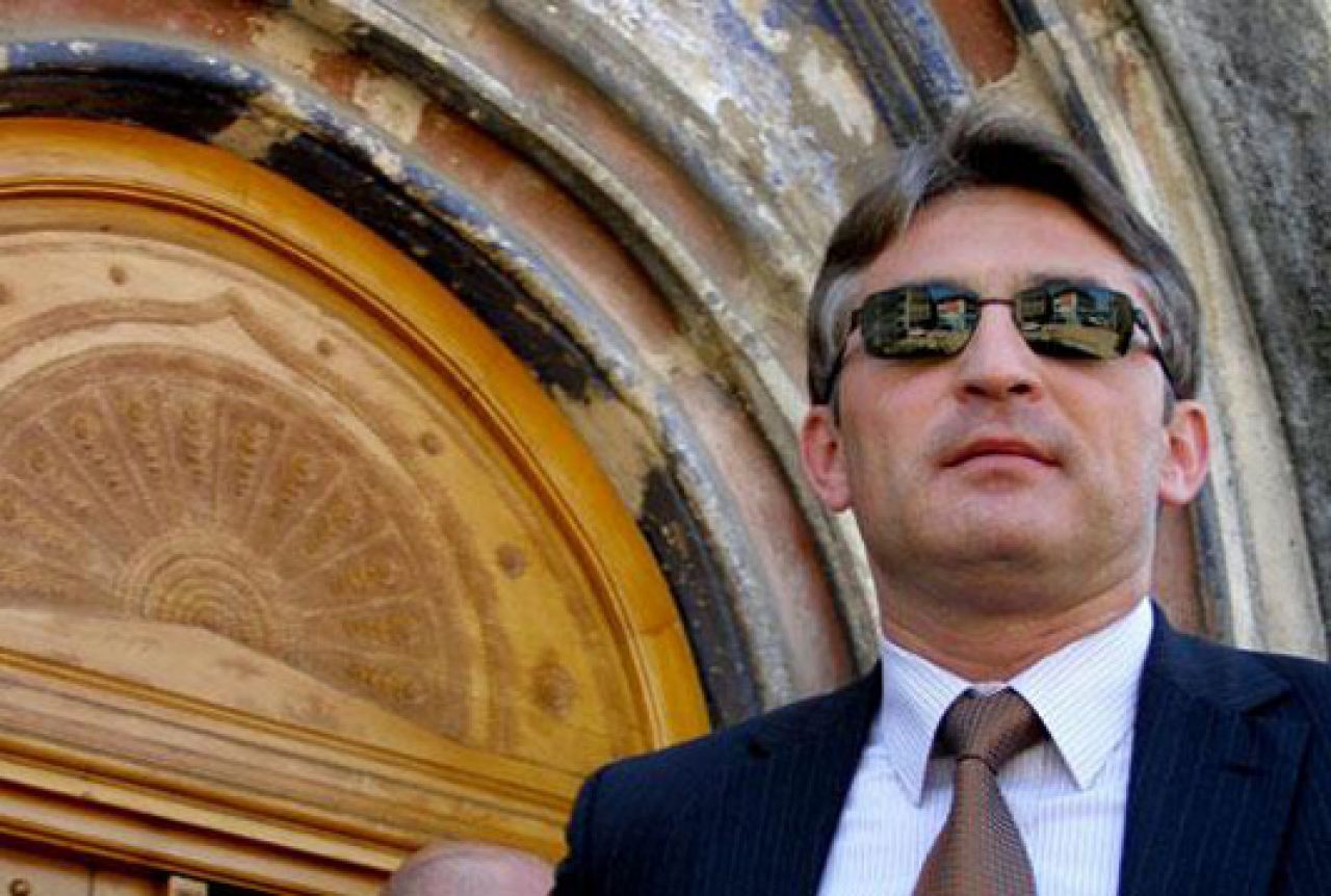 Šamaranje se nastavlja: DF optužuje Izetbegovića za kriminal s Lagumdžijom