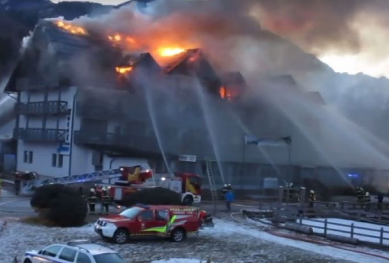 VIDEO | Požar uništio hotel u Bohinju, šteta oko dva milijuna eura