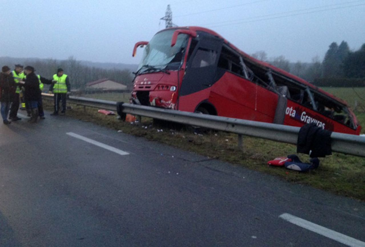 Francuska: Portugalski autobus sletio s ceste, četiri osobe poginule