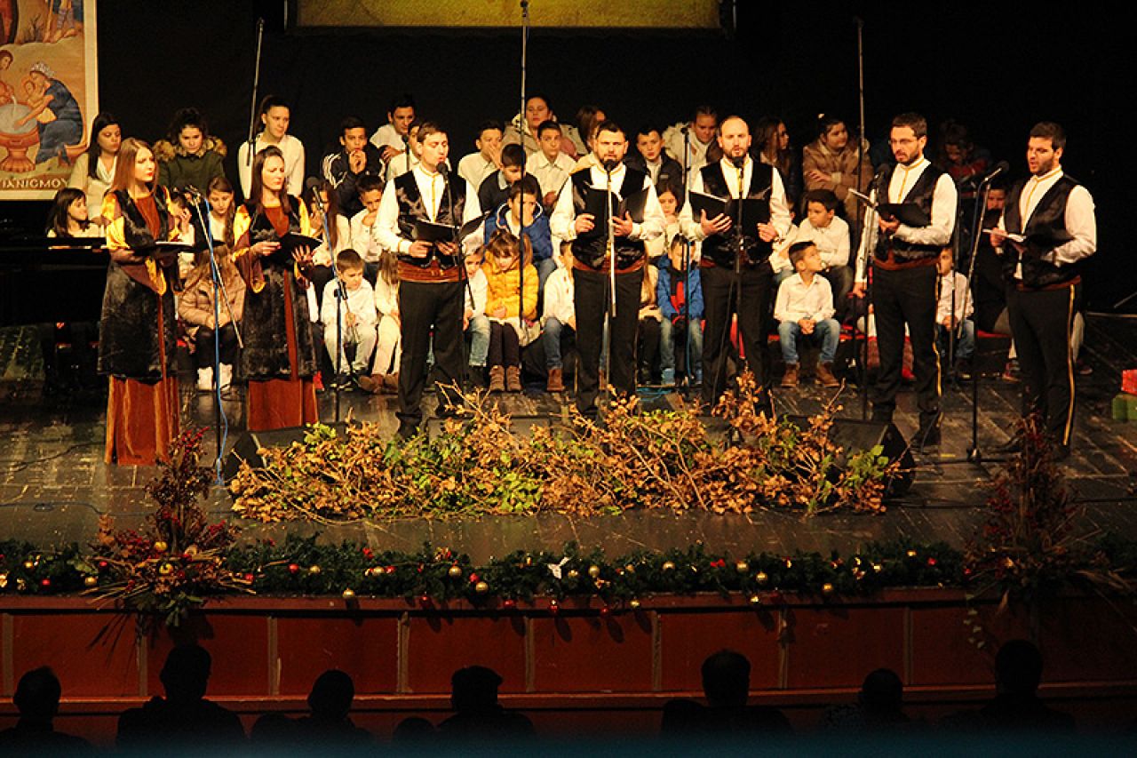 Božićni koncert u Mostaru: Radujmo se jedni drugima