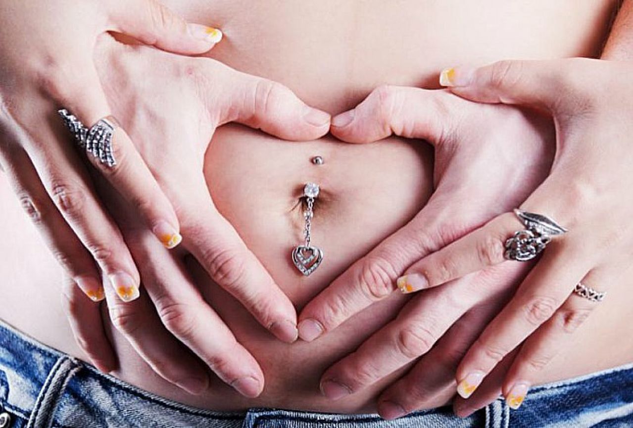 Piercing i trudnoća ipak mogu ići zajedno