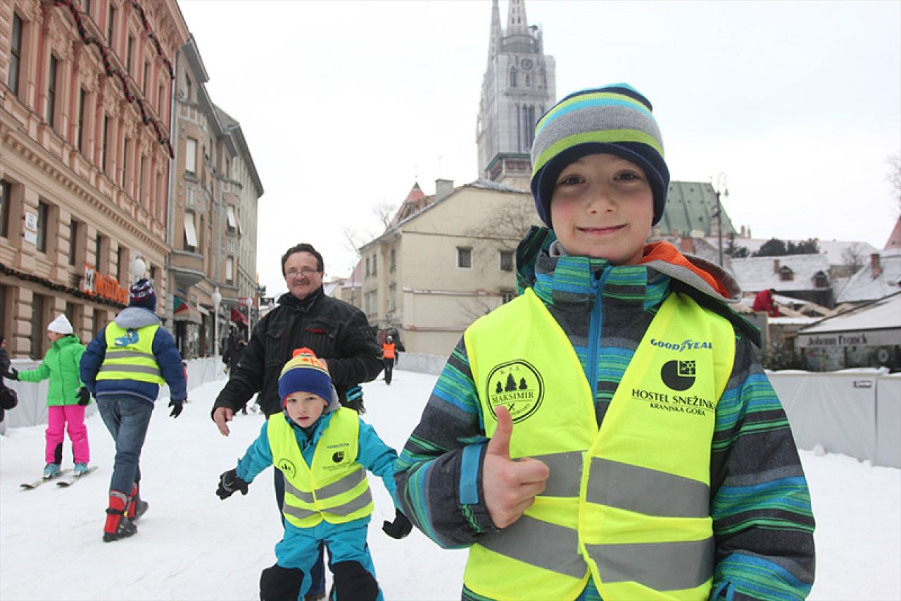 Zagreb: Skijalište u centru grada oduševljava mališane 