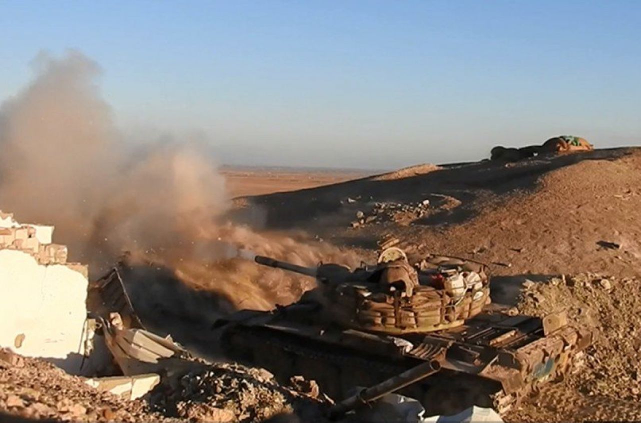 Žestoki napadi Islamske države na opkoljeni Deir al-Zor