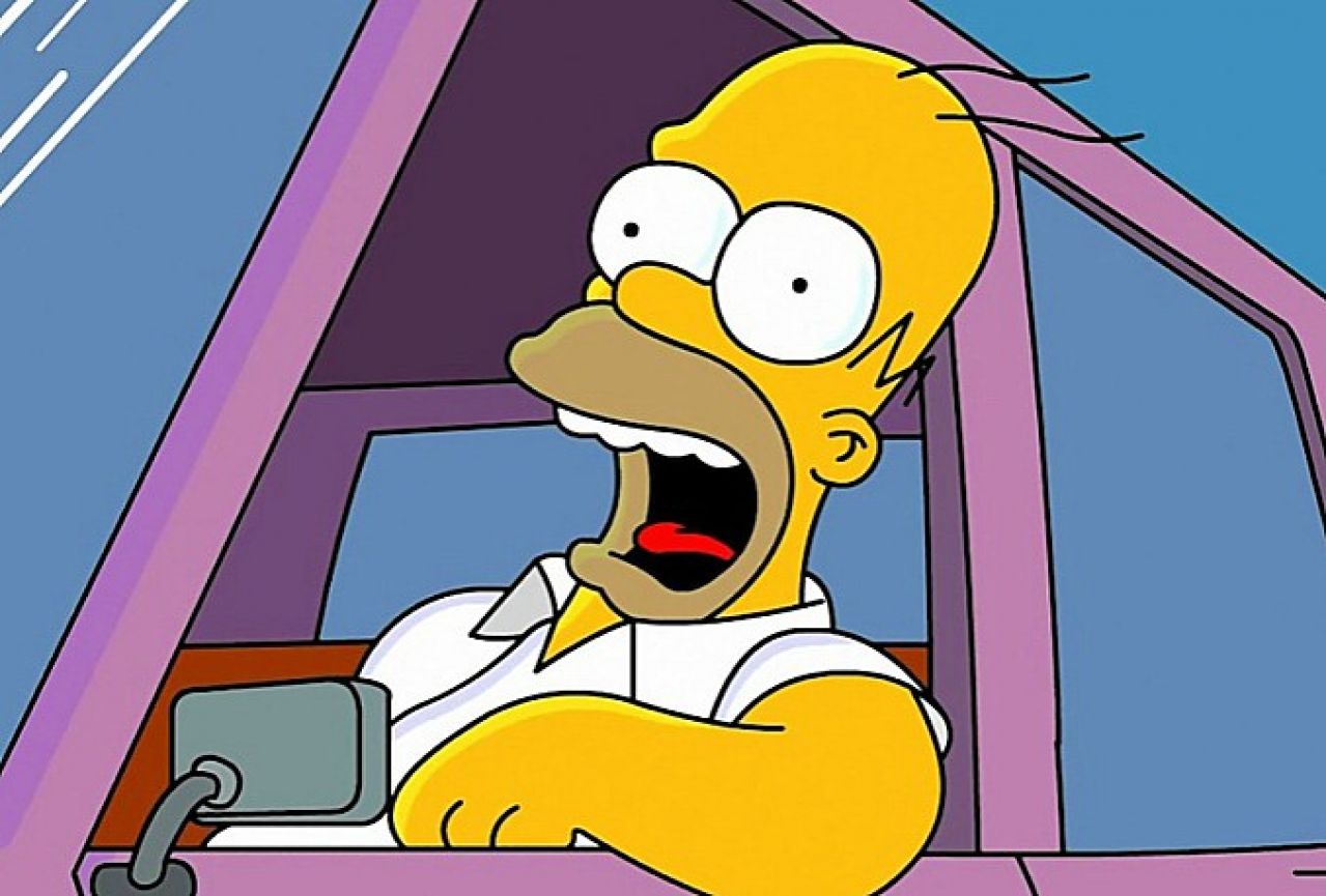 Homer Simpson vozi auto iz Hrvatske