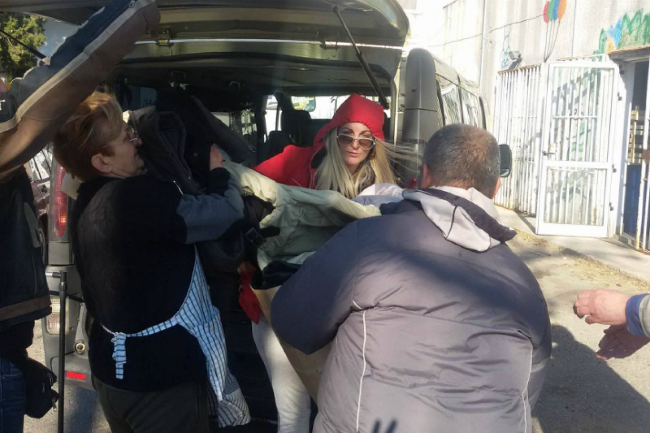 Mostar: Korisnici Pučke kuhinje dobili 'jakne viška'