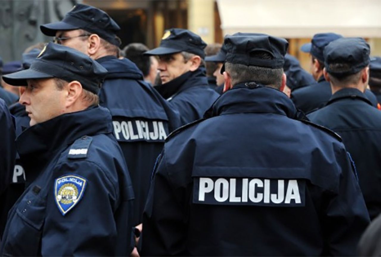 Hrvatski MUP odbacuje tvrdnje da policija ne štiti azilante i tjera ih u Srbiju