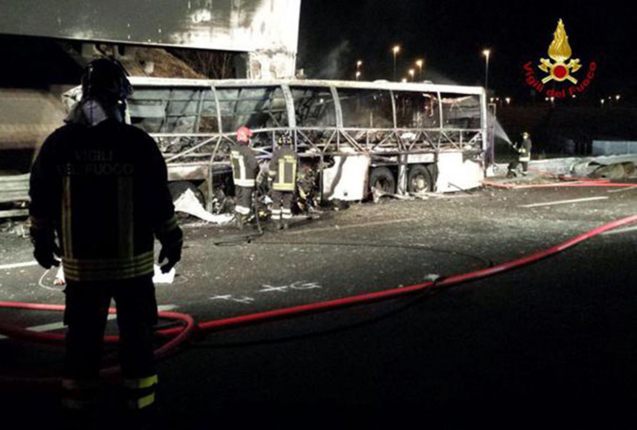 Profesor iz gorućeg autobusa spašavao učenike, no nije uspio spasiti svoju kćer i sina