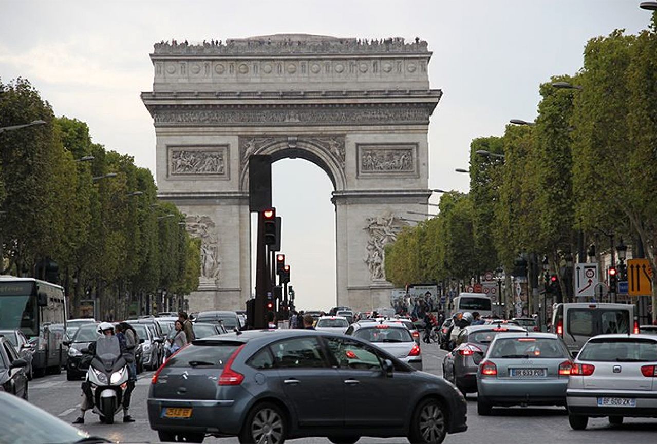 U Parizu zabrana za vozila starija od 2000. godine