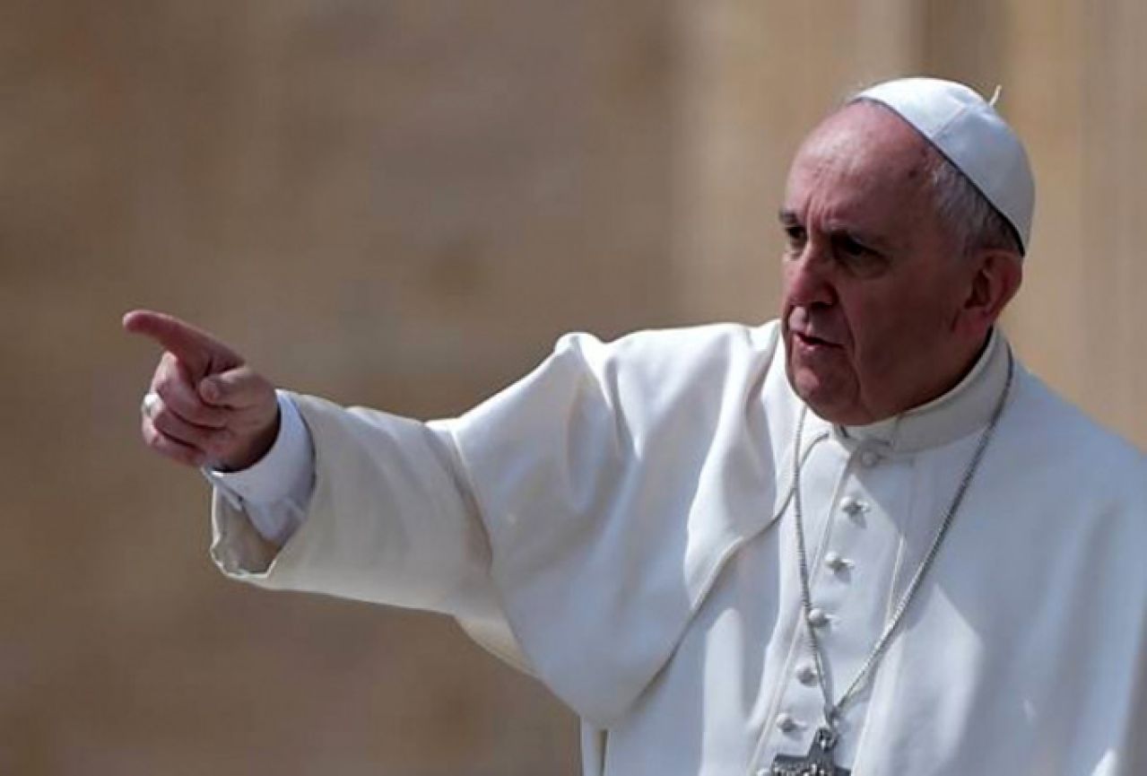 Papa Franjo novinarima: Dajte nam dobrih vijesti!