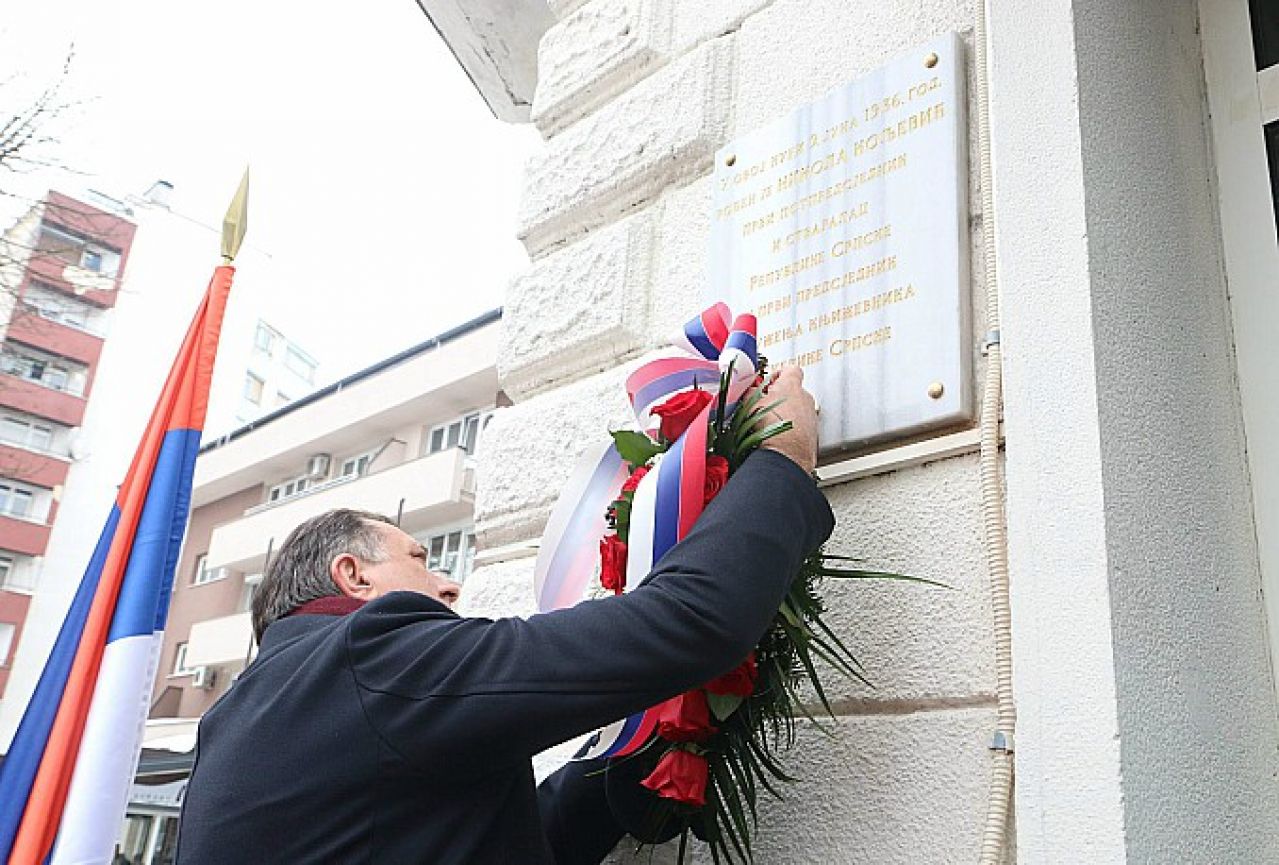 Dodik i Krajišnik otkrili spomen-ploču Koljeviću