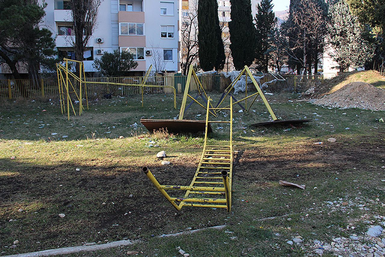 Igrališta i parkovi u Mostaru na čekanju, a obećano nije napravljeno