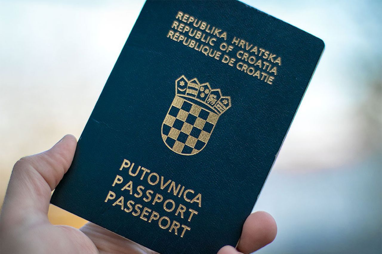 Drastično pojeftinile hrvatske putovnice; pogledajte nove cijene