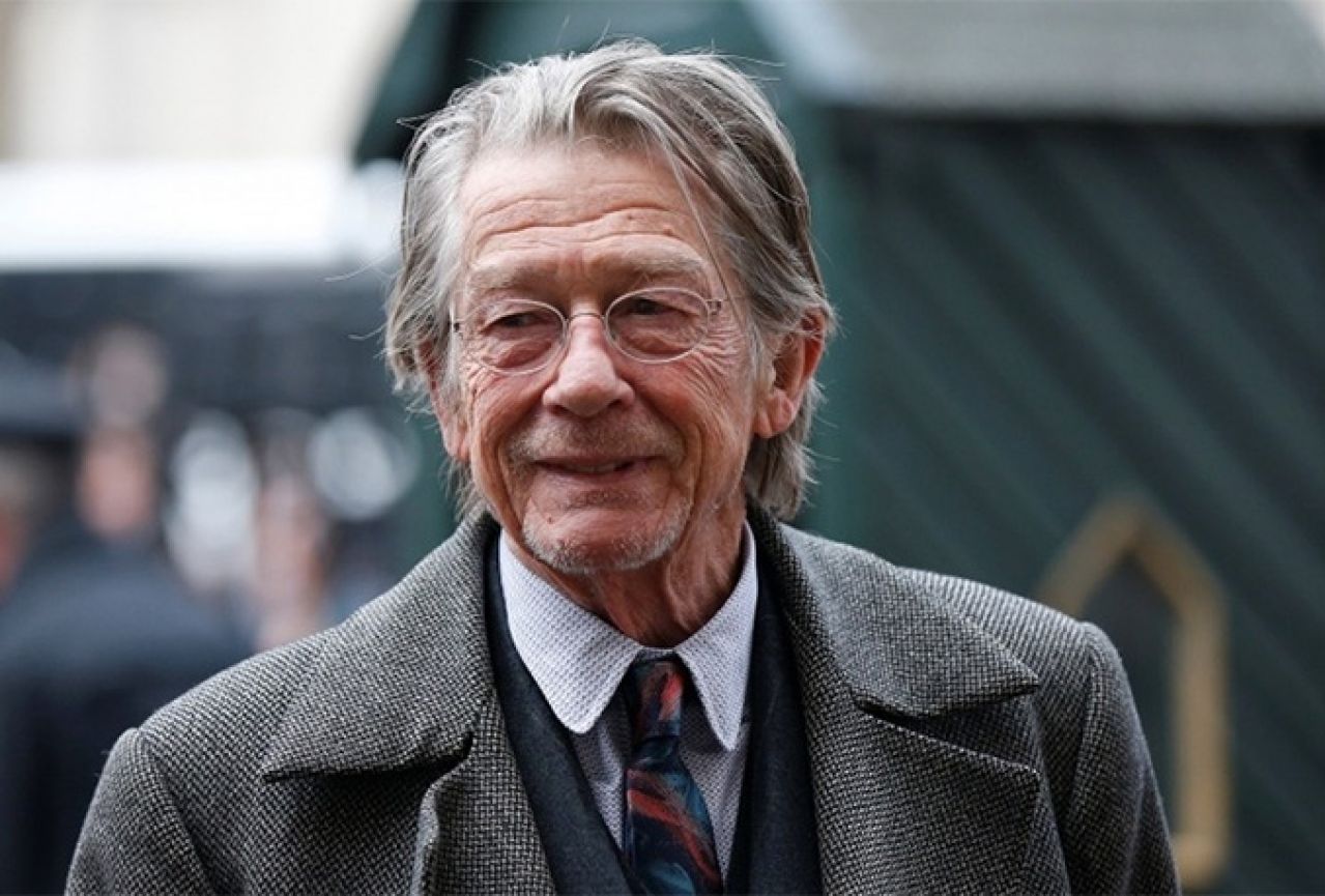 Preminuo britanski glumac Sir John Hurt 