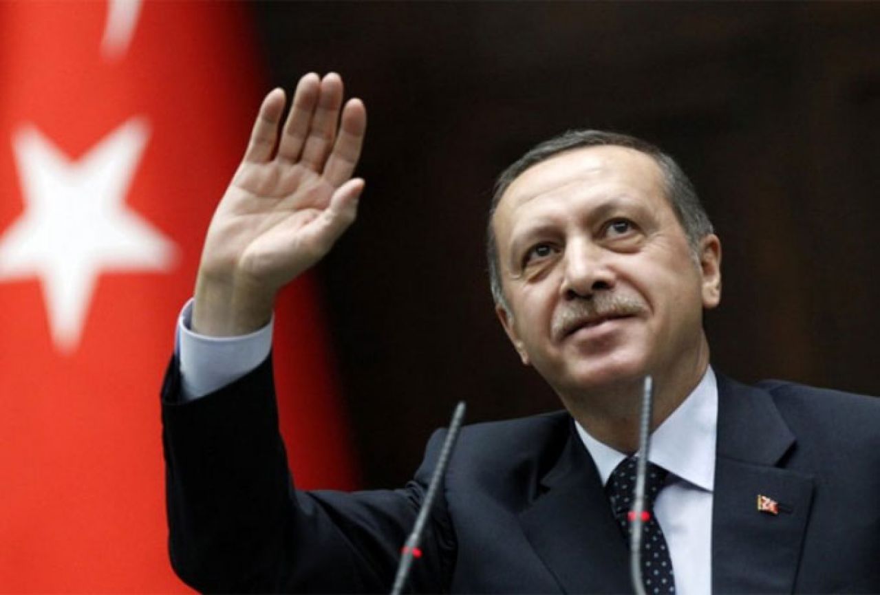 Turska nakon puča otpustila više od 90.000 službenika