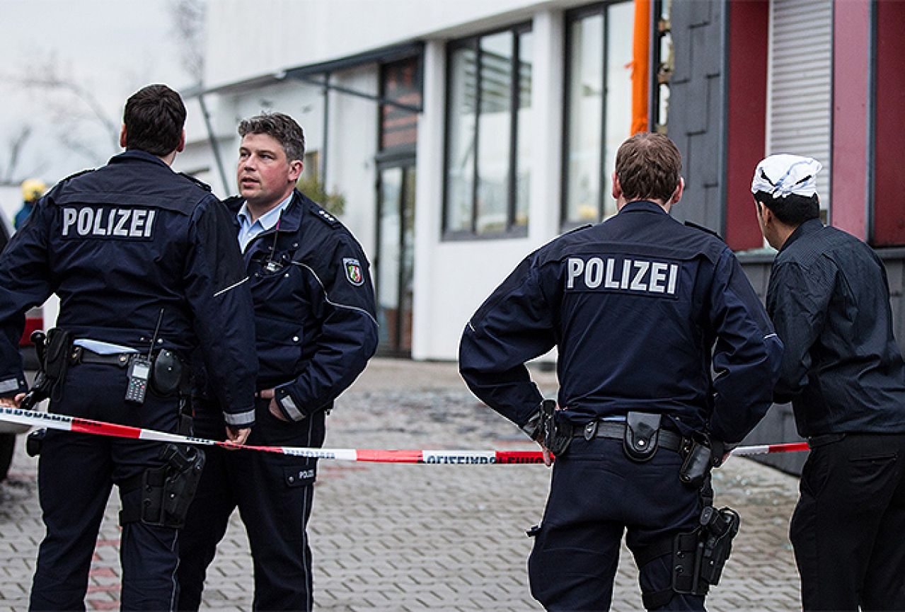 U Berlinu uhićene tri osobe osumnjičene za povezanost s ISIL-om