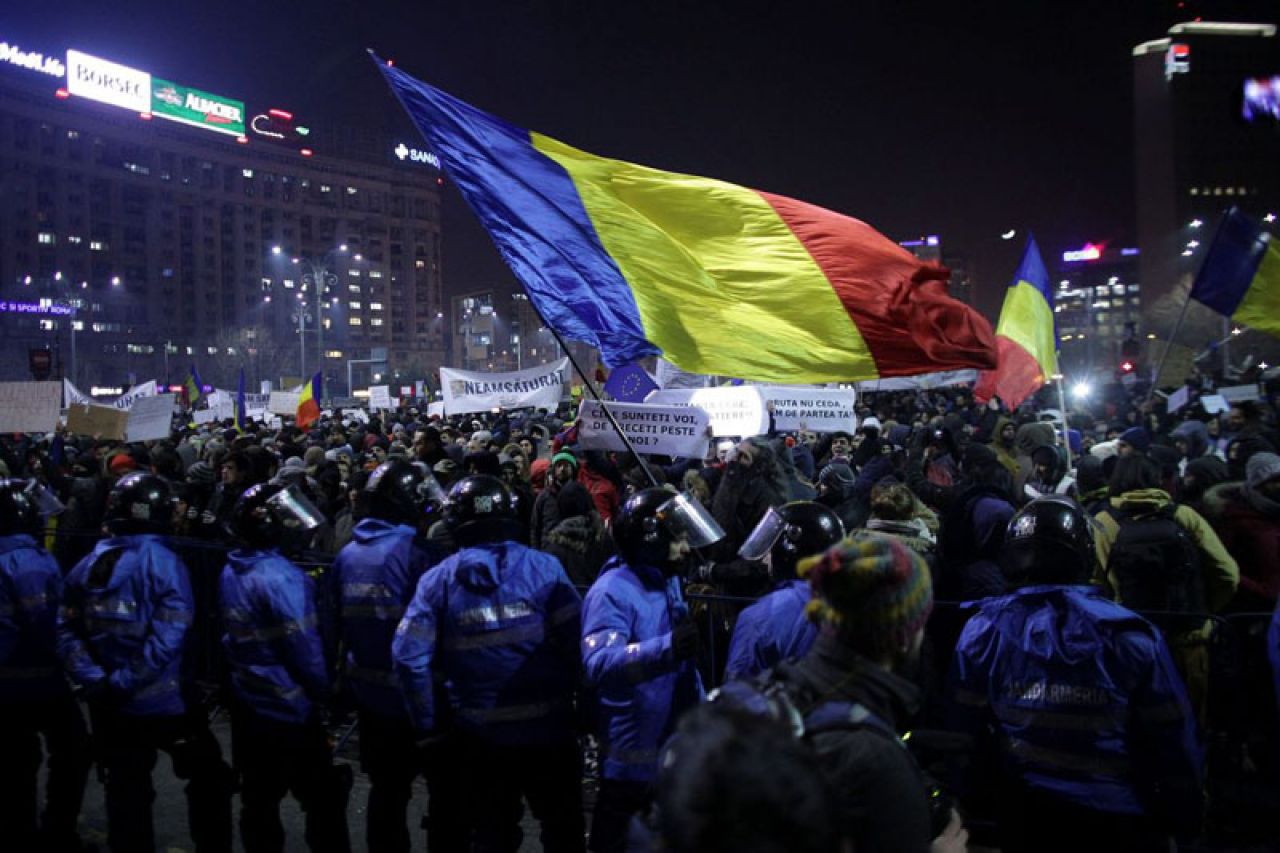 VIDEO | Rumunjska na ulicama, u Bukureštu sukobi s policijom