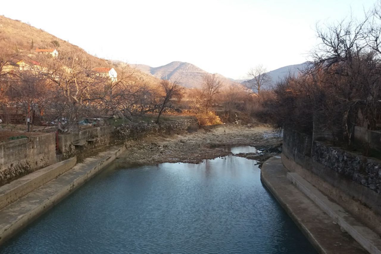 (Ne)briga za ekološku katastrofu: HE Mostarsko blato uništava rijeku Jasenicu