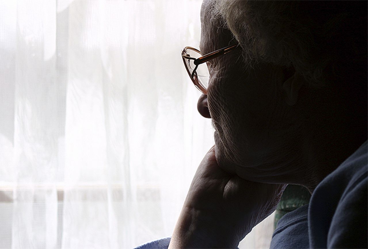 Ako ne dokažu da su živi, više od pet tisuća umirovljenika u Hrvatskoj mogli bi ostati bez mirovina 