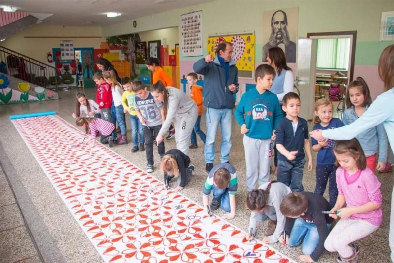 Tomislavgrad: Učenici rade spomenar od 16 metara!