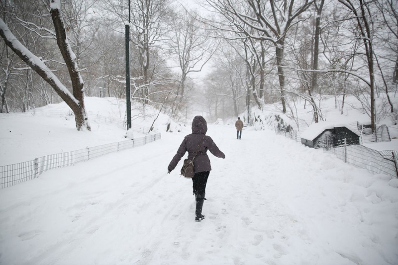 Snježna oluja u SAD-u: Zatvorene škole, odgođeno preko 2.700 letova