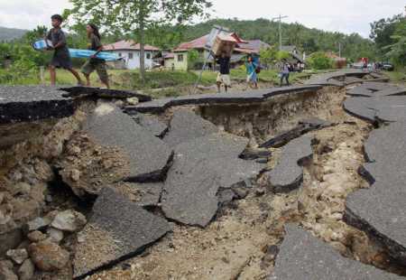 https://storage.bljesak.info/article/186509/450x310/filipini-potres-zemlja.jpg