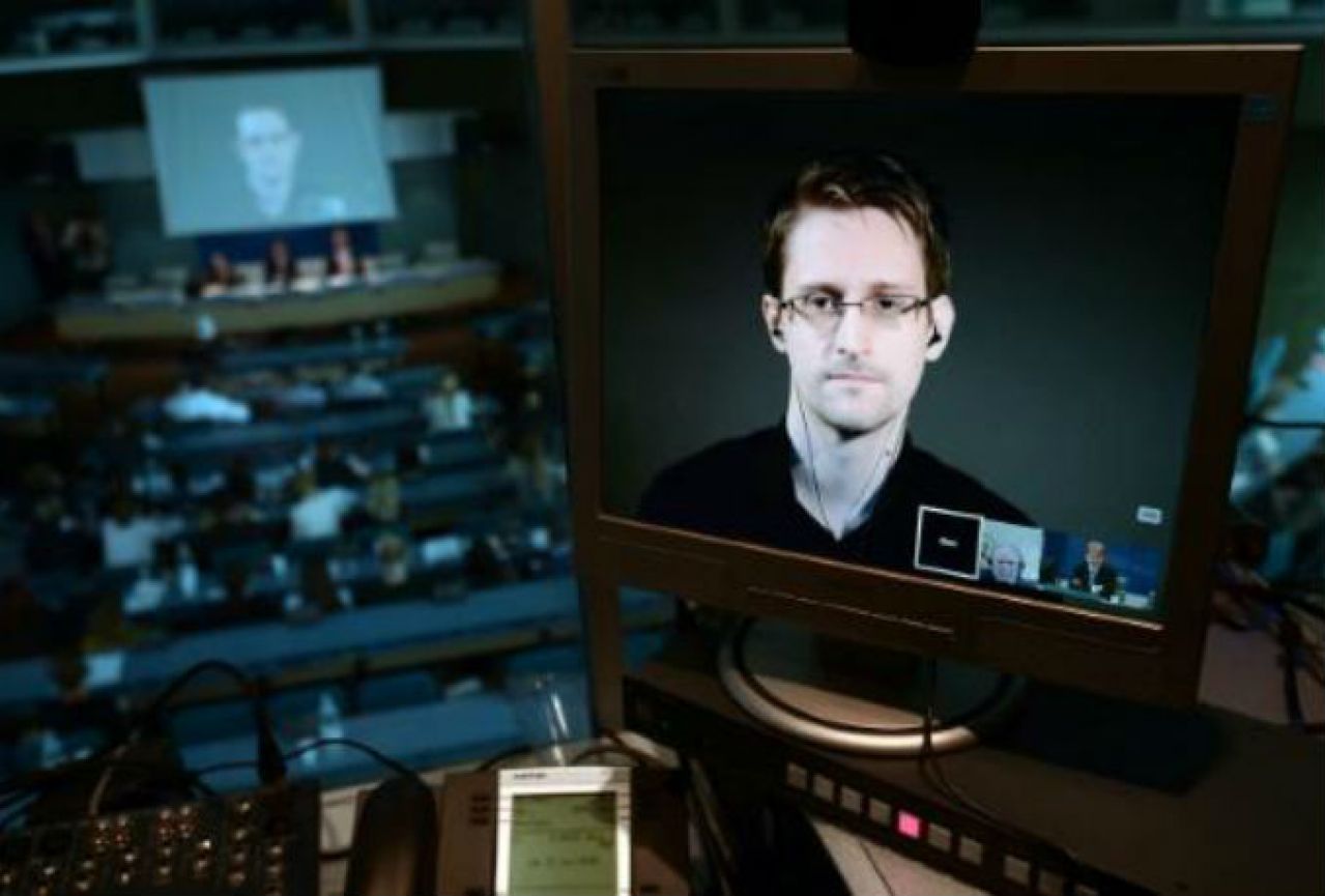 Rusija planira vratiti Snowdena u SAD kao "dar Trumpu"?!