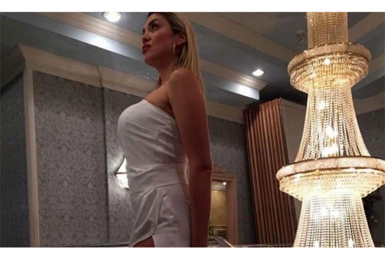 Mirta Šurjak zapalila Instagram izazovnom haljinom
